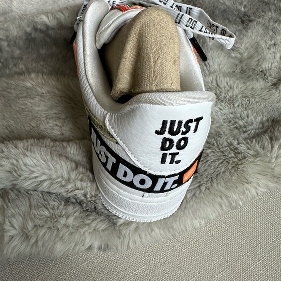 Limited Edition Nike Tennis shoes white with patches. Brand New. - Picture 10 of 13